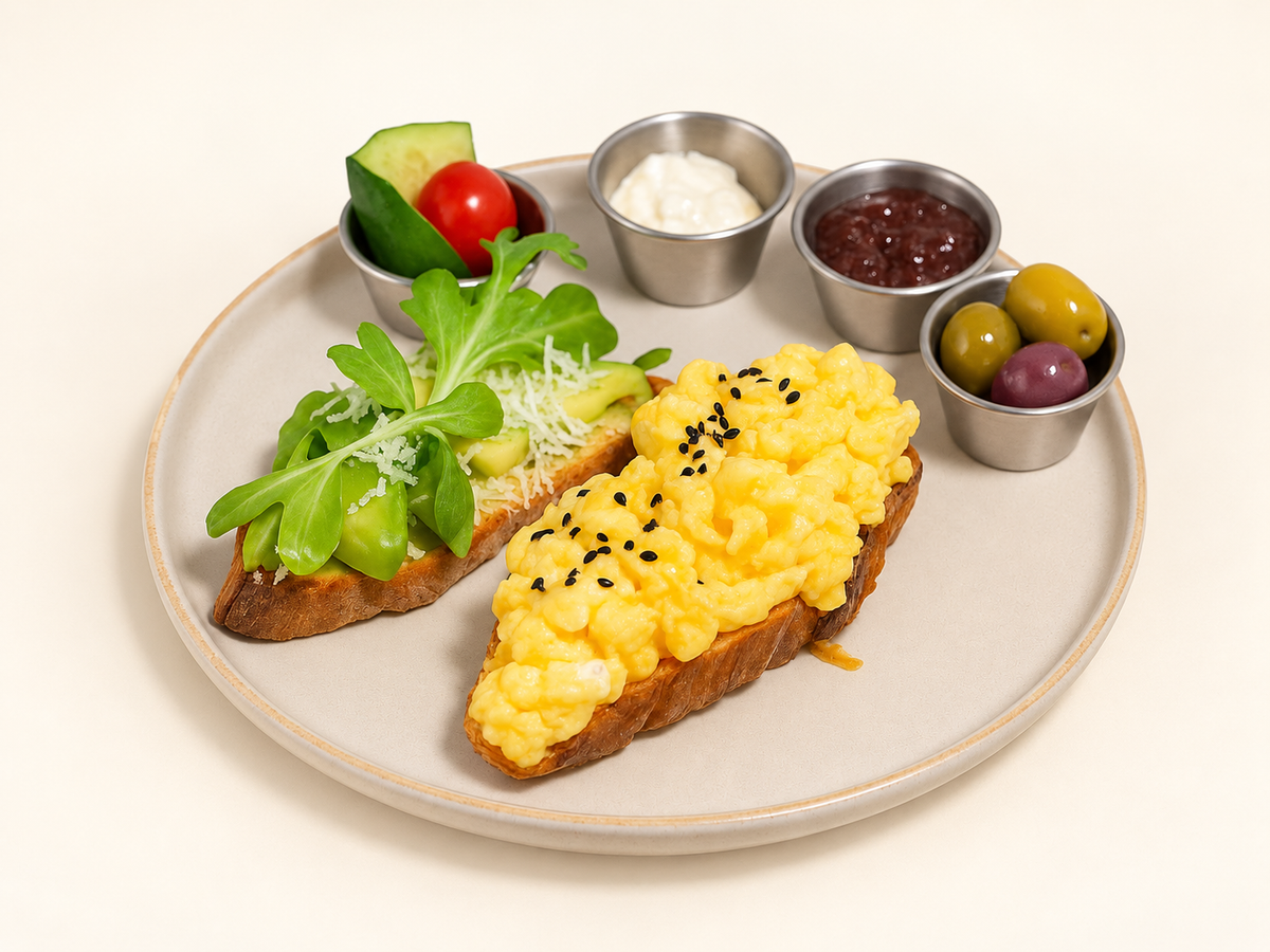 Scrambled egg croissant