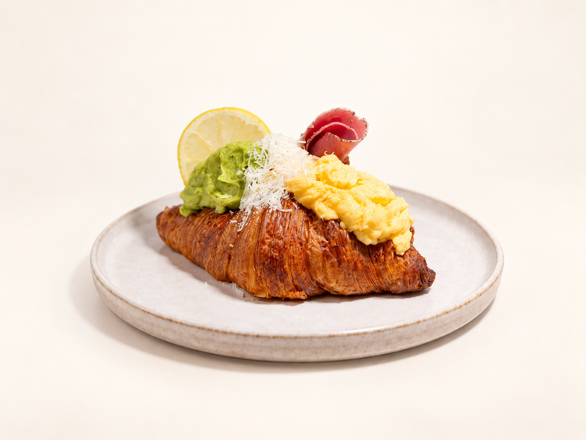 Scrambled egg & dried beef croissant
